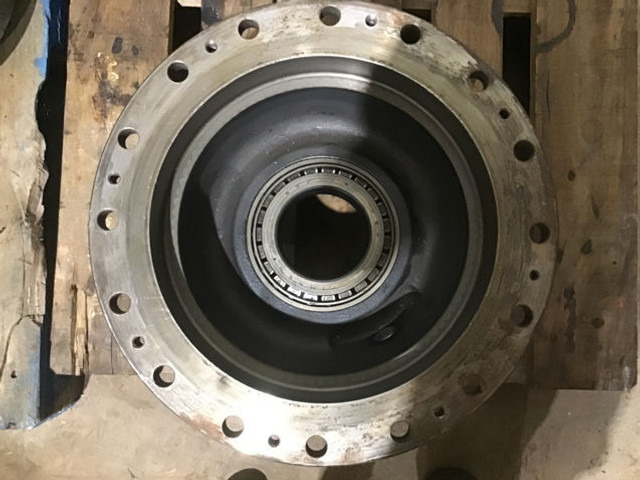 Liebherr Output Shaft Housing - Szabadonfutó agy: 3 kép. Liebherr Output Shaft Housing - Szabadonfutó agy: 3 kép.