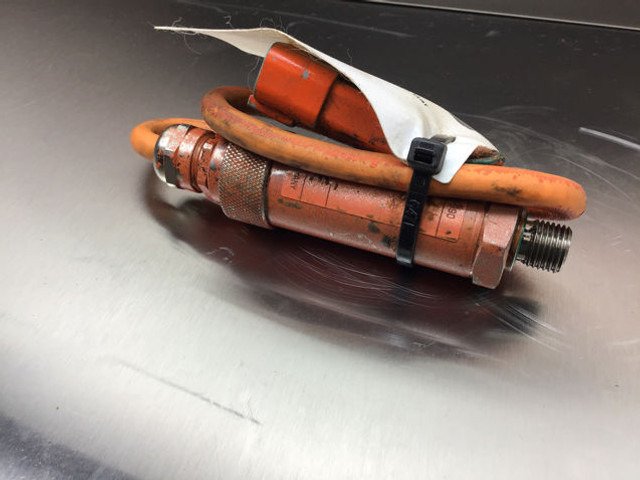 Liebherr Pressure Switch - Érzékelő: 1 kép. Liebherr Pressure Switch - Érzékelő: 1 kép.