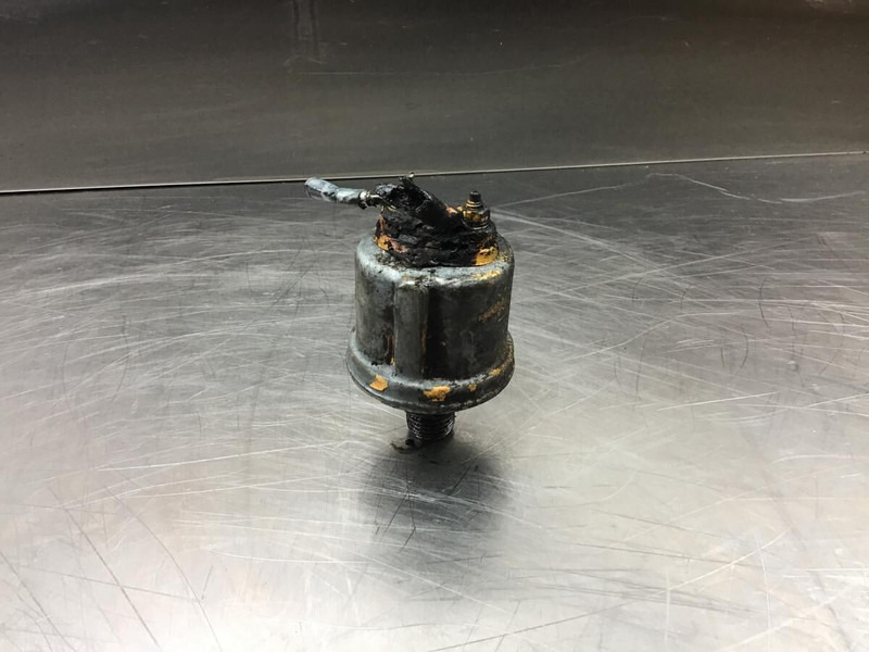 Liebherr Pressure Transmitter - Érzékelő: 2 kép. Liebherr Pressure Transmitter - Érzékelő: 2 kép.