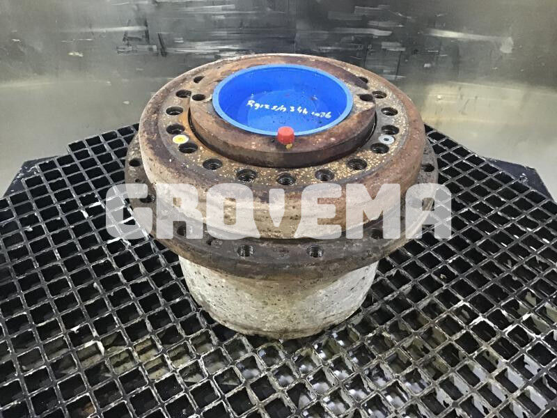 Liebherr R912 LC / R912 Li / R912 - Felfüggesztés: 2 kép. Liebherr R912 LC / R912 Li / R912 - Felfüggesztés: 2 kép.