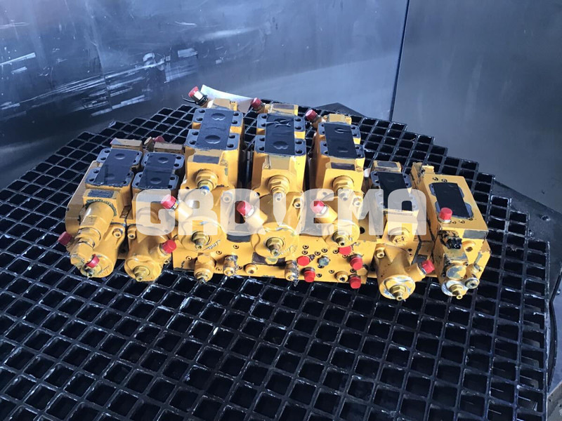 Liebherr R914 EW , R914HDS , R914HDSL - Hidraulika: 1 kép. Liebherr R914 EW , R914HDS , R914HDSL - Hidraulika: 1 kép.