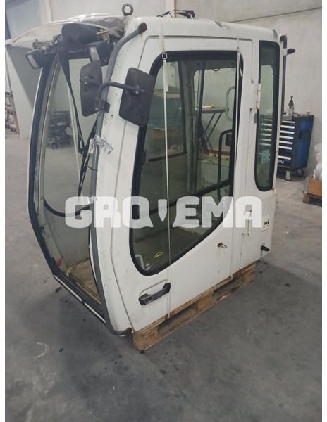 Liebherr R914B / R904 / A904 Li / A924B Li / A924 li / A914 Li / A934 Li / A934B Li / A944B Li / A914B Li / R914 / R924 / R924 B / R934 - Fülke és belső tér: 2 kép. Liebherr R914B / R904 / A904 Li / A924B Li / A924 li / A914 Li / A934 Li / A934B Li / A944B Li / A914B Li / R914 / R924 / R924 B / R934 - Fülke és belső tér: 2 kép.