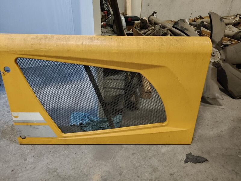 Liebherr R914C / R924 C / R916 LC / R926 - Lökhárító: 3 kép. Liebherr R914C / R924 C / R916 LC / R926 - Lökhárító: 3 kép.