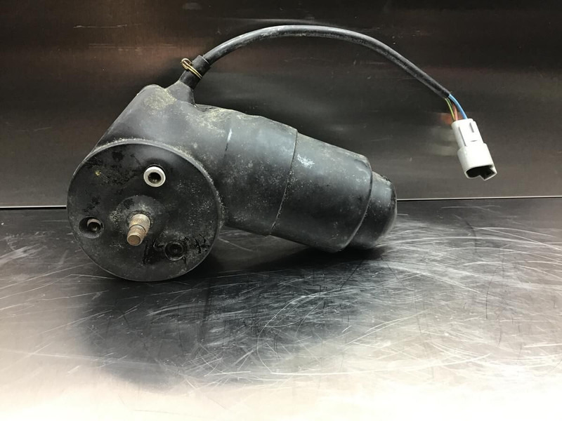 Liebherr R914STD / R914HDSL / R914B / R904 / A904 Li / A902 Li / A900B Li / A316 / A902 INDUSTRIAL / A932 Li / A912 Li / A924 li / A914 L - Ablaktörlő: 3 kép. Liebherr R914STD / R914HDSL / R914B / R904 / A904 Li / A902 Li / A900B Li / A316 / A902 INDUSTRIAL / A932 Li / A912 Li / A924 li / A914 L - Ablaktörlő: 3 kép.