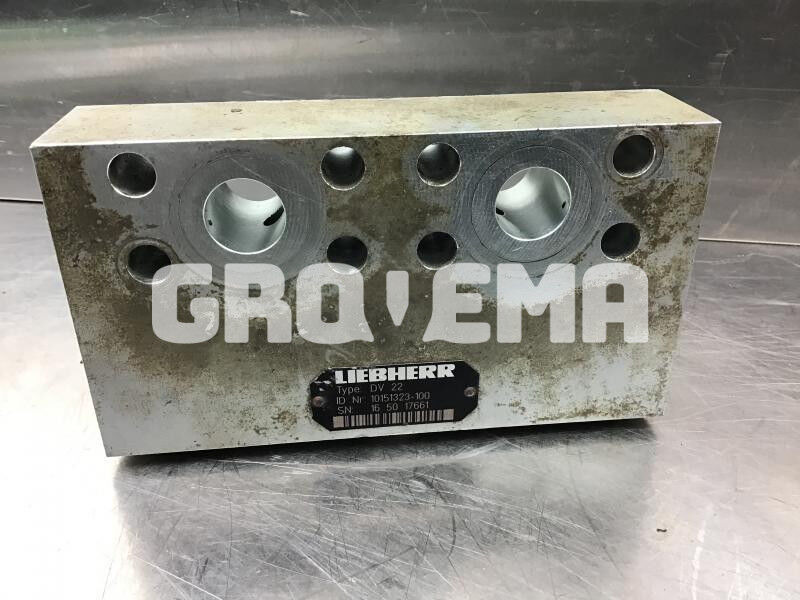 Liebherr / R918 NLC / R918 XLC / R920 / R920 LC / R920 NLC / A920 / R922 LC - Hidraulika: 2 kép. Liebherr / R918 NLC / R918 XLC / R920 / R920 LC / R920 NLC / A920 / R922 LC - Hidraulika: 2 kép.