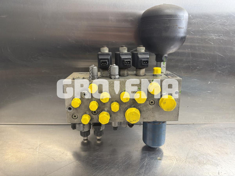 Liebherr R926 COMP / R926 K-LC / R926 LC / R926 CL / R926 NLC / R926 SLC / R926 WLC / R906 WLC - Hidraulika: 1 kép. Liebherr R926 COMP / R926 K-LC / R926 LC / R926 CL / R926 NLC / R926 SLC / R926 WLC / R906 WLC - Hidraulika: 1 kép.