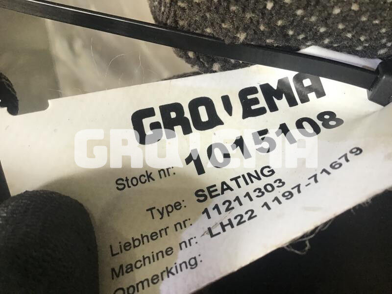 Liebherr R926 COMP / R946 LC / R946 LC-V / R946 NLC / R946 S-HD / R950 / R950 LC-V / R950 S-HD / R922 LC / R926 LC / R920 LC / R920 NLC / - Ülés: 3 kép. Liebherr R926 COMP / R946 LC / R946 LC-V / R946 NLC / R946 S-HD / R950 / R950 LC-V / R950 S-HD / R922 LC / R926 LC / R920 LC / R920 NLC / - Ülés: 3 kép.