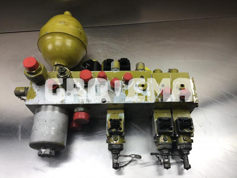 Liebherr R934B / R974B / R974 / R964B - Hidraulika: 3 kép. Liebherr R934B / R974B / R974 / R964B - Hidraulika: 3 kép.