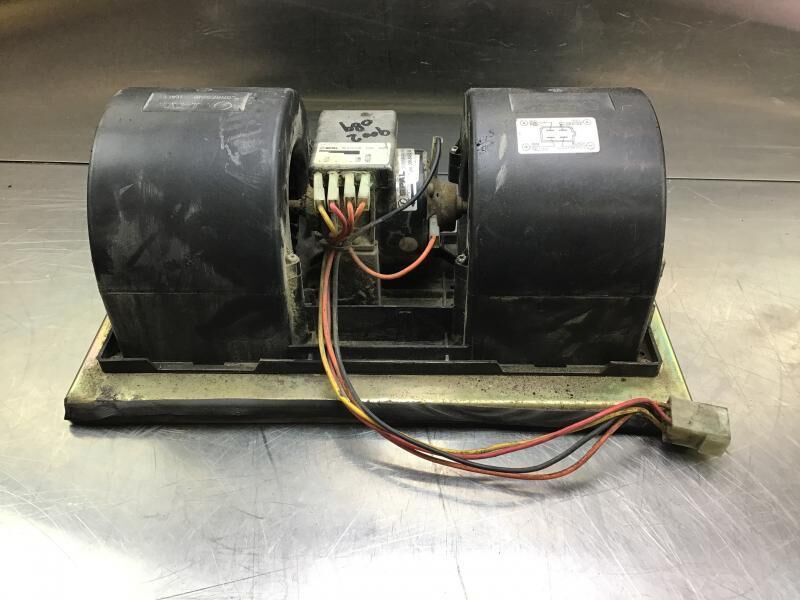 Liebherr R946 LC / R946 NLC / R956 / R976 / R926 LC / R920 / R920 LC - Fűtőmotor: 3 kép. Liebherr R946 LC / R946 NLC / R956 / R976 / R926 LC / R920 / R920 LC - Fűtőmotor: 3 kép.