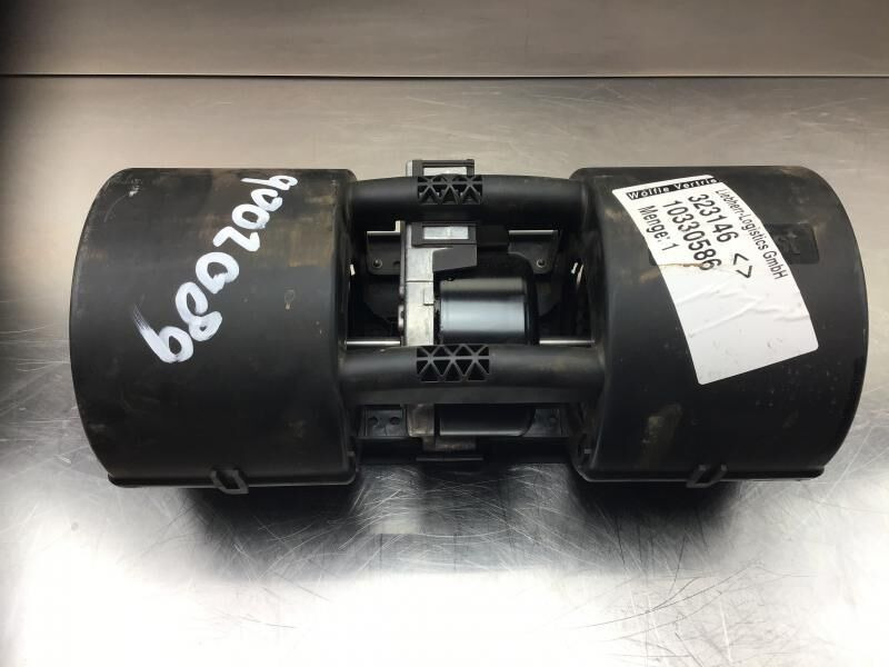 Liebherr R946 LC / R946 NLC / R956 / R976 / R926 LC / R920 / R920 LC - Fűtőmotor: 2 kép. Liebherr R946 LC / R946 NLC / R956 / R976 / R926 LC / R920 / R920 LC - Fűtőmotor: 2 kép.