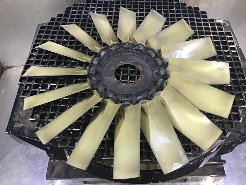 Liebherr R954B / R954HD / R954 - Ventilátor: 1 kép. Liebherr R954B / R954HD / R954 - Ventilátor: 1 kép.