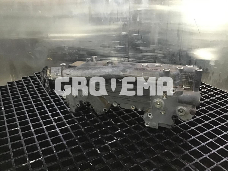 Liebherr R974B / R974 / R974 Li / R974 HD - Olajhűtő: 2 kép. Liebherr R974B / R974 / R974 Li / R974 HD - Olajhűtő: 2 kép.