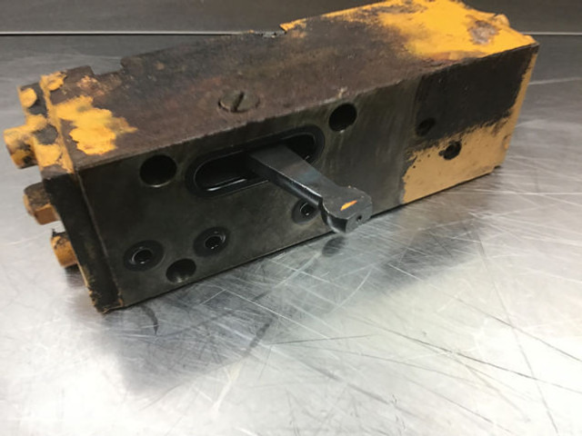 Liebherr Regulating Valve - Hidraulika: 3 kép. Liebherr Regulating Valve - Hidraulika: 3 kép.