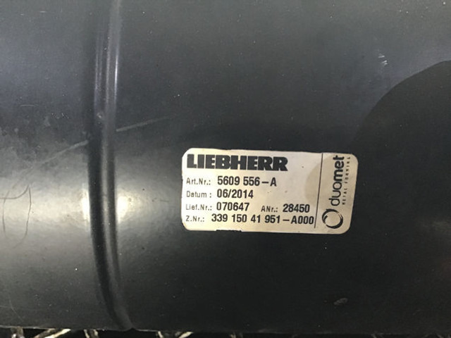 Liebherr Tank - Tágulási tartály: 3 kép. Liebherr Tank - Tágulási tartály: 3 kép.