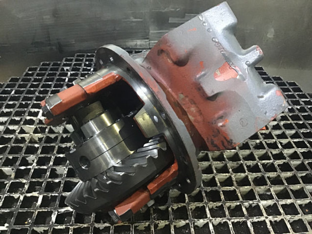 ZF Differential - Differenciálmű: 1 kép. ZF Differential - Differenciálmű: 1 kép.