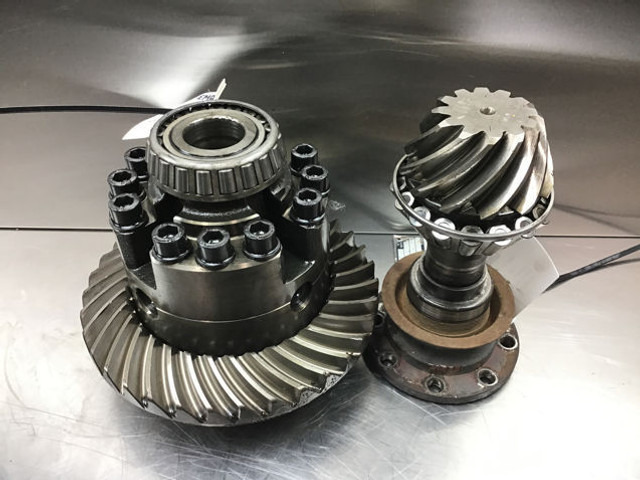 ZF Differential - Differenciálmű: 1 kép. ZF Differential - Differenciálmű: 1 kép.