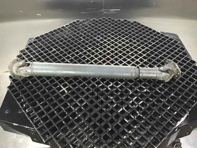 ZF Propeller Shaft - Féltengely: 5 kép. ZF Propeller Shaft - Féltengely: 5 kép.