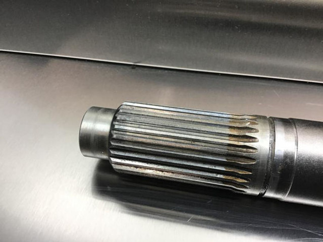 ZF Stub Shaft - Motor és alkatrészek: 4 kép. ZF Stub Shaft - Motor és alkatrészek: 4 kép.