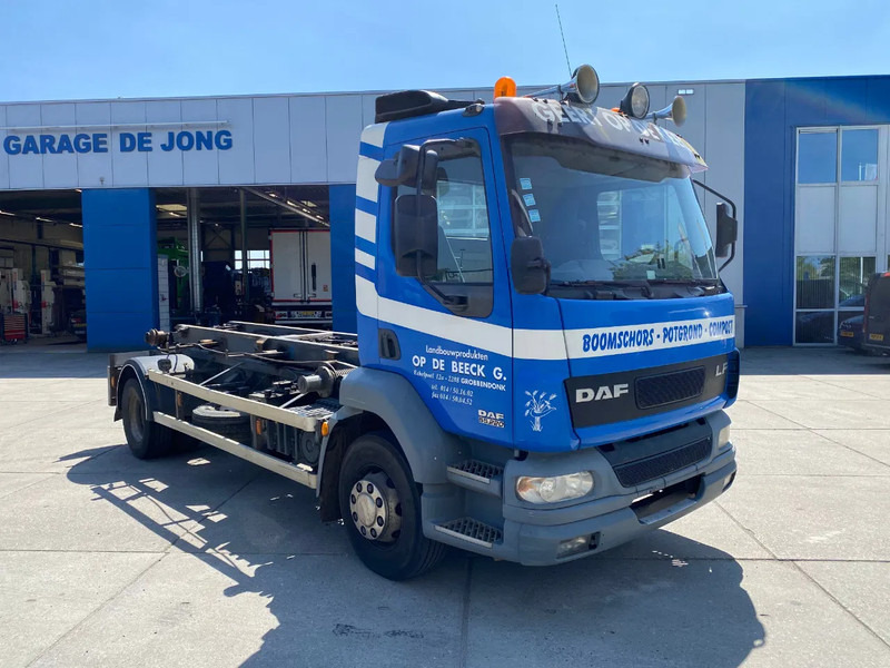 DAF LF 55.220 / Cable System / Manual / Euro 3 - Teherautó - kábelrendszer: 3 kép. DAF LF 55.220 / Cable System / Manual / Euro 3 - Teherautó - kábelrendszer: 3 kép.