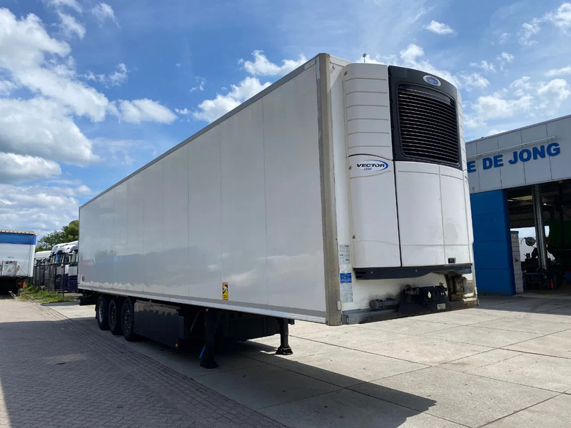 Kögel S24-4 Frigo / Vector 1350 / SAF + Disc / 1x Lift Axle - Félpótkocsi hűtős: 5 kép. Kögel S24-4 Frigo / Vector 1350 / SAF + Disc / 1x Lift Axle - Félpótkocsi hűtős: 5 kép.