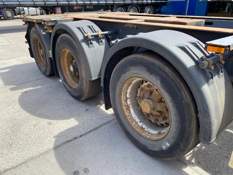 Krone SD 27 / Container Chassis / BPW + Drum / 1x Extendable / 45 FT - Félpótkocsi cserefelépítményes: 5 kép. Krone SD 27 / Container Chassis / BPW + Drum / 1x Extendable / 45 FT - Félpótkocsi cserefelépítményes: 5 kép.
