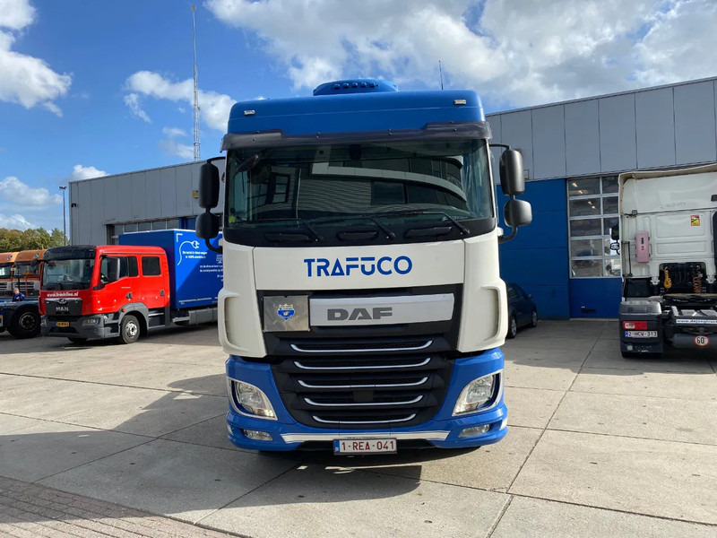 DAF XF 106.440 SC / ADR / Stand Airco / PTO - Nyergesvontató: 2 kép. DAF XF 106.440 SC / ADR / Stand Airco / PTO - Nyergesvontató: 2 kép.