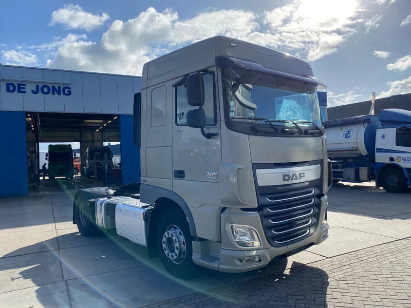 DAF XF 106.440 SC / Hydraulic - Nyergesvontató: 3 kép. DAF XF 106.440 SC / Hydraulic - Nyergesvontató: 3 kép.