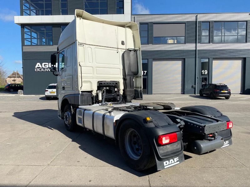 DAF XF 106.460 SSC / Retarder / 2x Tank - Nyergesvontató: 3 kép. DAF XF 106.460 SSC / Retarder / 2x Tank - Nyergesvontató: 3 kép.