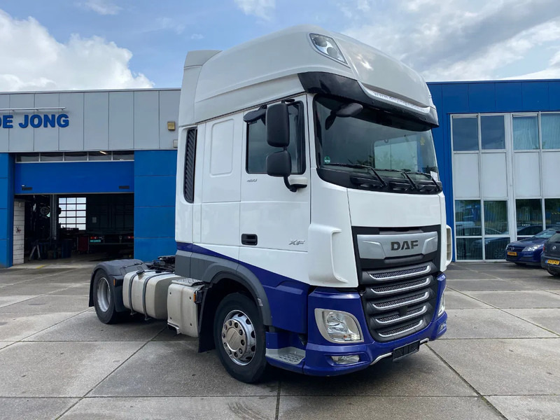DAF XF 106.480 SSC / Euro 6D / 2x Tank / Stand Airco - Nyergesvontató: 3 kép. DAF XF 106.480 SSC / Euro 6D / 2x Tank / Stand Airco - Nyergesvontató: 3 kép.