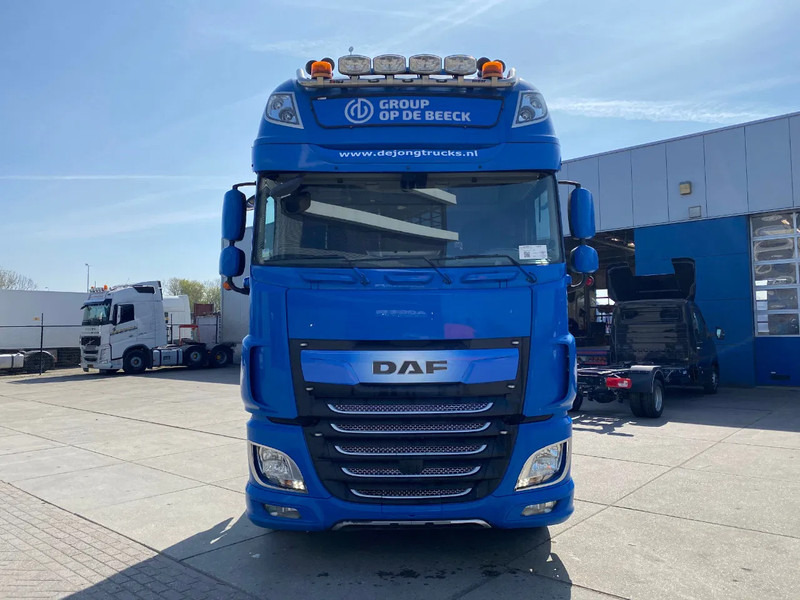 DAF XF 106.480 SSC / Full spoilers / Retarder / Stand Airco / Hydraulic - Nyergesvontató: 2 kép. DAF XF 106.480 SSC / Full spoilers / Retarder / Stand Airco / Hydraulic - Nyergesvontató: 2 kép.