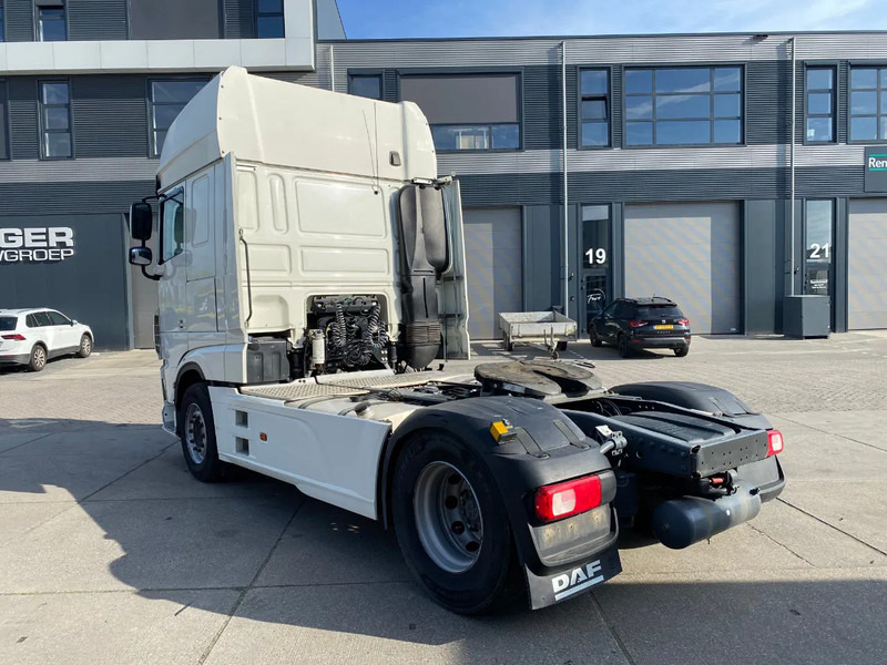 DAF XF 106.480 SSC / Retarder / 2x Tank / Stand Airco - Nyergesvontató: 4 kép. DAF XF 106.480 SSC / Retarder / 2x Tank / Stand Airco - Nyergesvontató: 4 kép.