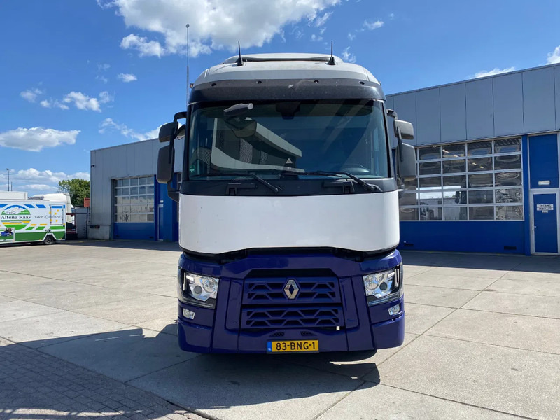 Renault T460 / 2x Tank / Euro 6 - Nyergesvontató: 2 kép. Renault T460 / 2x Tank / Euro 6 - Nyergesvontató: 2 kép.