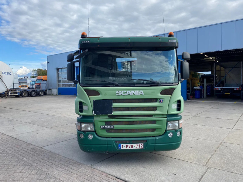 Scania P380 / Semi-automatic / ADR / Euro 4 - Nyergesvontató: 2 kép. Scania P380 / Semi-automatic / ADR / Euro 4 - Nyergesvontató: 2 kép.