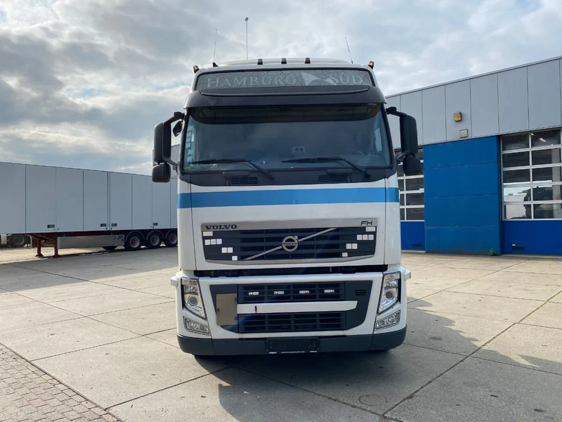 Volvo FH 12.420 6X2 / Steering Axle / 2x Tank / Euro 5 - Nyergesvontató: 2 kép. Volvo FH 12.420 6X2 / Steering Axle / 2x Tank / Euro 5 - Nyergesvontató: 2 kép.
