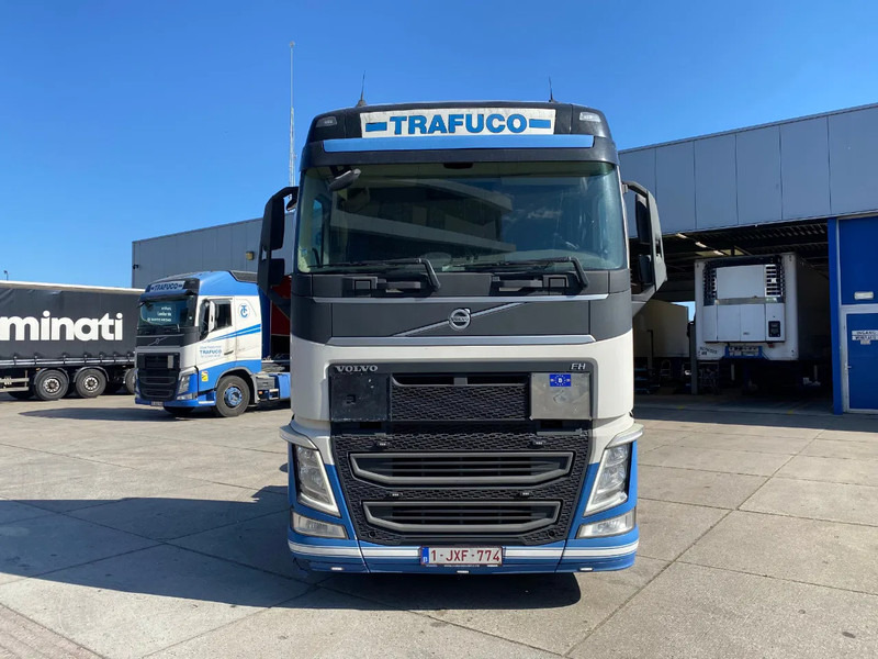Volvo FH 13.420 Globetrotter / ADR / Stand Airco - Nyergesvontató: 2 kép. Volvo FH 13.420 Globetrotter / ADR / Stand Airco - Nyergesvontató: 2 kép.