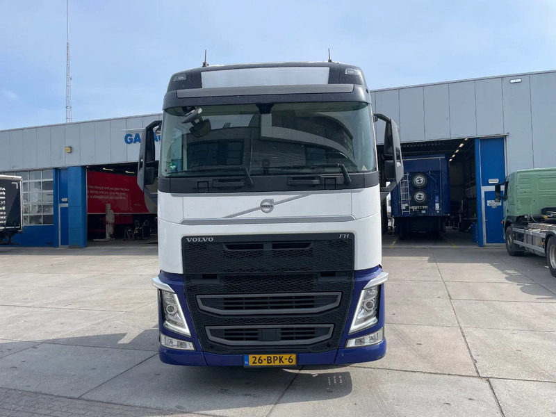 Volvo FH 13.460 Globetrotter / I-save - Nyergesvontató: 2 kép. Volvo FH 13.460 Globetrotter / I-save - Nyergesvontató: 2 kép.