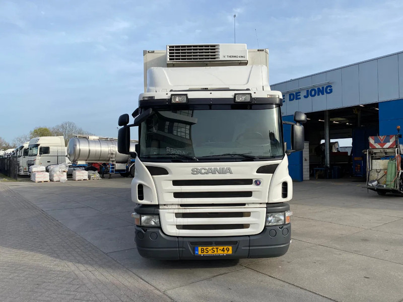 Scania P310 Frigo Closed Box / Euro 4 / Semi- Automatic - Dobozos felépítményű teherautó: 2 kép. Scania P310 Frigo Closed Box / Euro 4 / Semi- Automatic - Dobozos felépítményű teherautó: 2 kép.