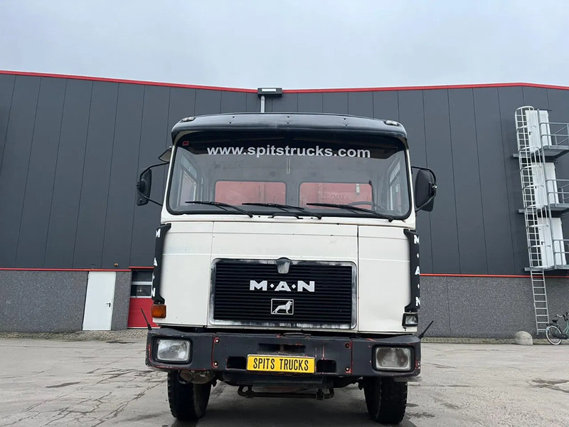 MAN 26.321 Manual + FULL STEEL 6x4) - Platós teherautó: 2 kép. MAN 26.321 Manual + FULL STEEL 6x4) - Platós teherautó: 2 kép.