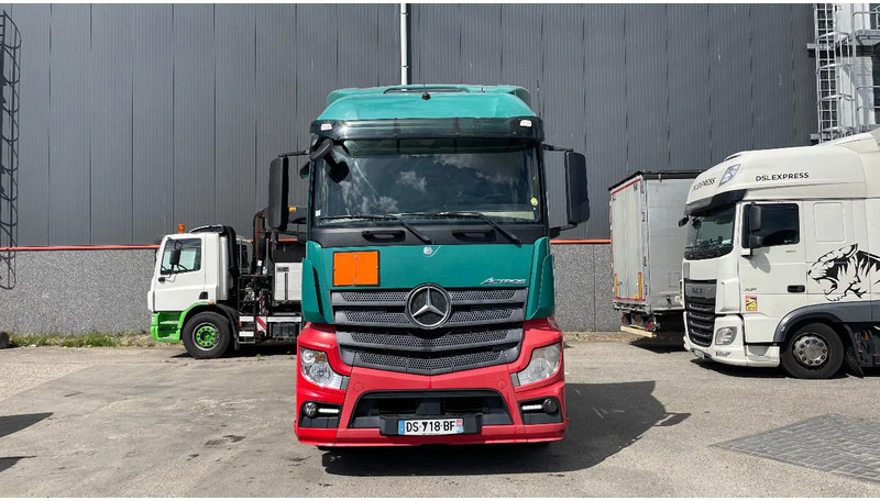 Mercedes-Benz Actros 1845 RETARDER - Nyergesvontató: 2 kép. Mercedes-Benz Actros 1845 RETARDER - Nyergesvontató: 2 kép.
