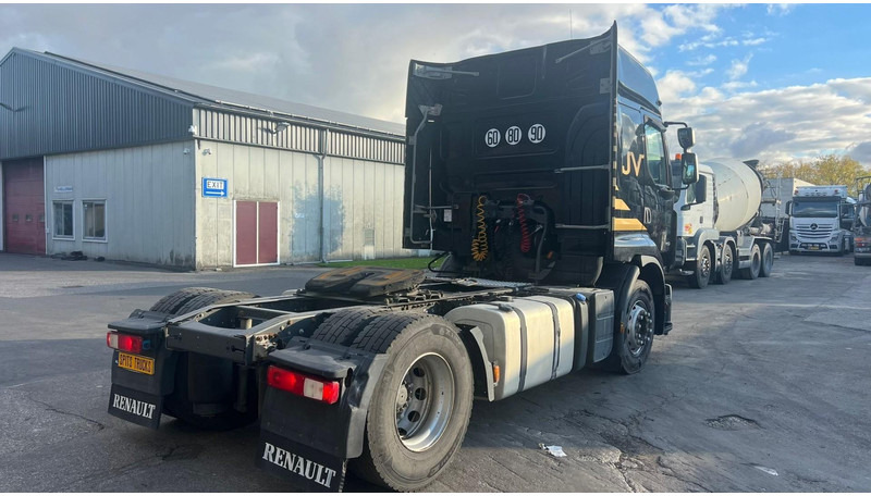 Renault PREMIUM 460 DXI - Nyergesvontató: 3 kép. Renault PREMIUM 460 DXI - Nyergesvontató: 3 kép.