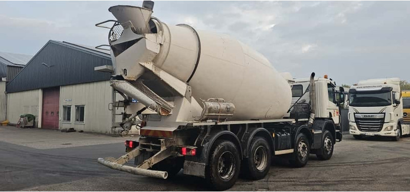Scania P410 Mixer 9m3 LIEBHERR - Betonmixer: 5 kép. Scania P410 Mixer 9m3 LIEBHERR - Betonmixer: 5 kép.