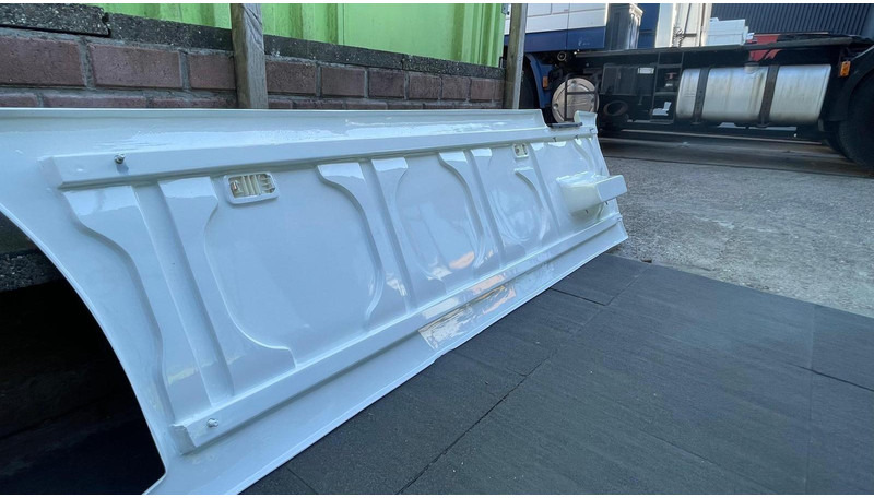 Scania Side Skirt Scania zijskirts - Légterelő - Teherautó: 4 kép. Scania Side Skirt Scania zijskirts - Légterelő - Teherautó: 4 kép.