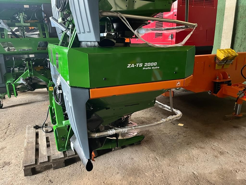 Amazone ZA-TS 2000 Hydro - Műtrágyaszóró: 1 kép. Amazone ZA-TS 2000 Hydro - Műtrágyaszóró: 1 kép.