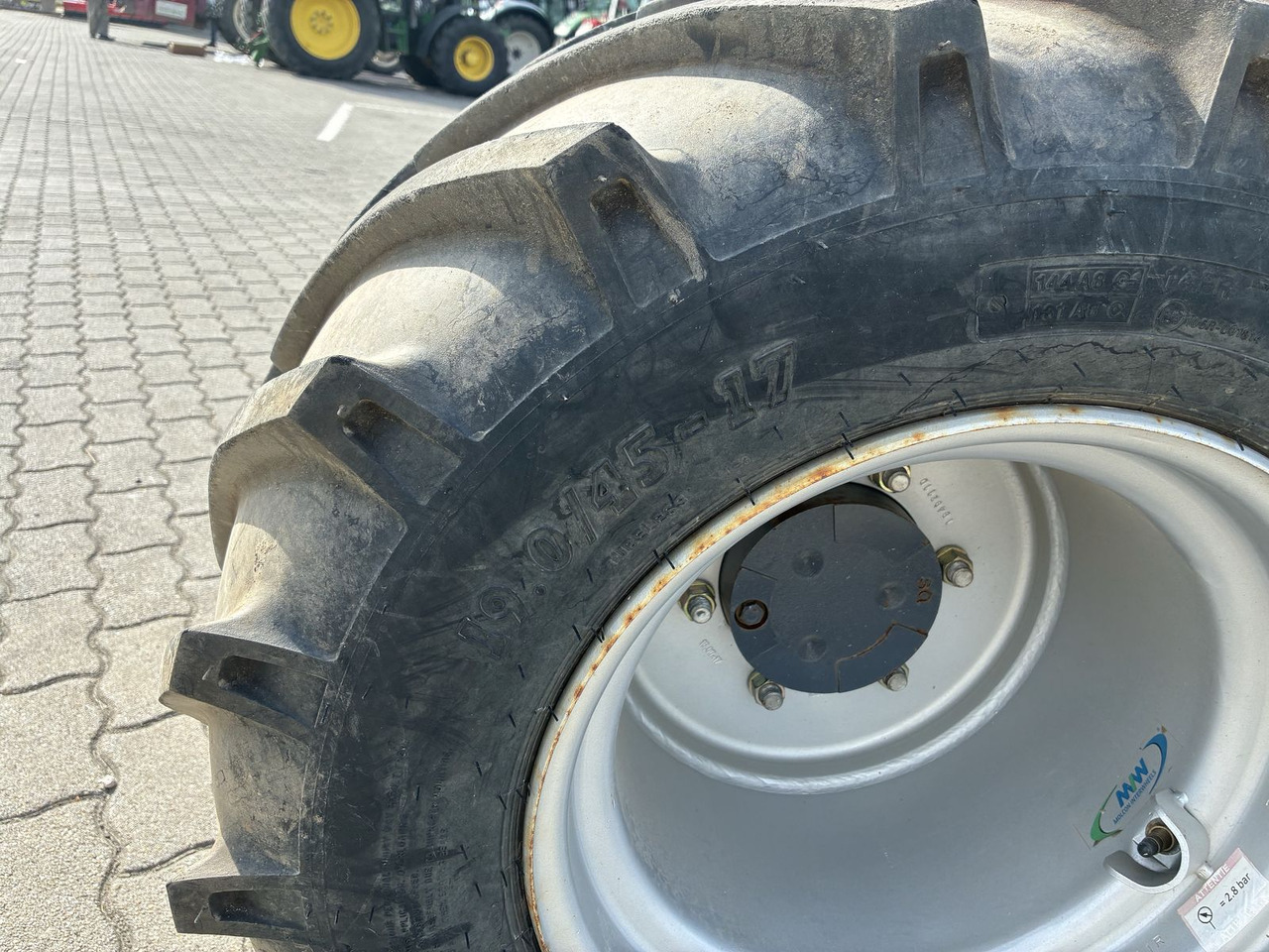 Eurotrac Eurotrac W13 - Derékcsuklós rakodó: 5 kép. Eurotrac Eurotrac W13 - Derékcsuklós rakodó: 5 kép.