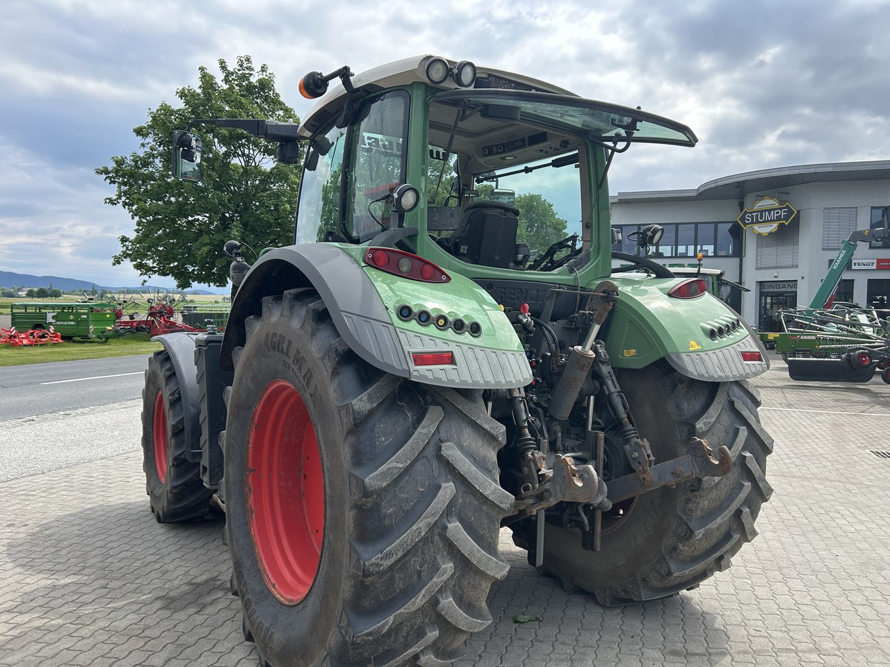 Fendt 724 Vario - Traktor: 4 kép. Fendt 724 Vario - Traktor: 4 kép.