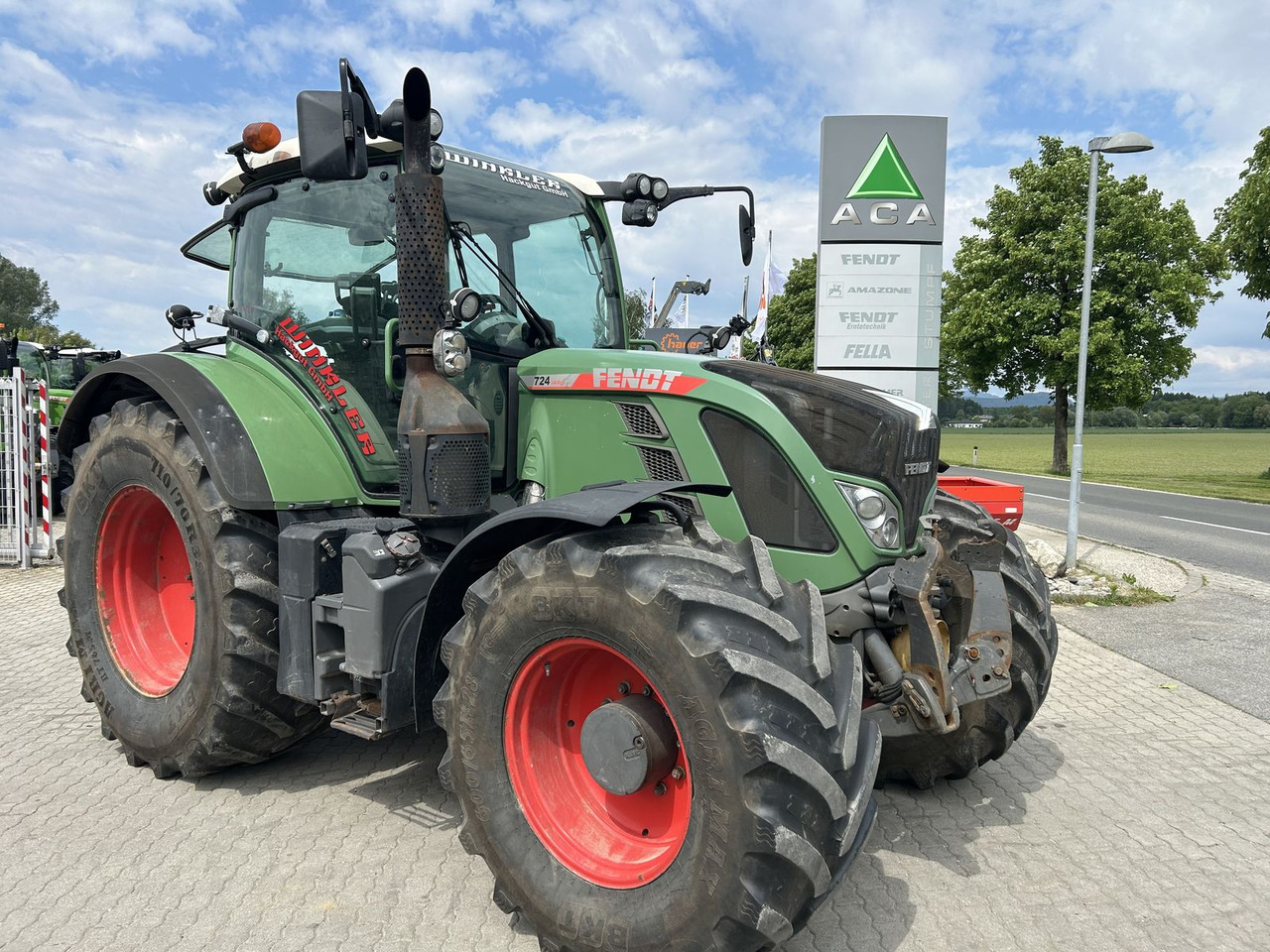 Fendt 724 Vario - Traktor: 1 kép. Fendt 724 Vario - Traktor: 1 kép.