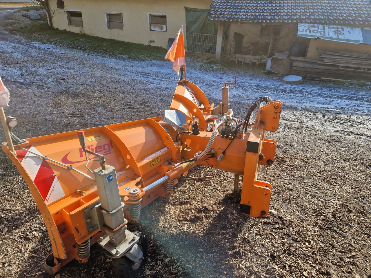 Fliegl Mammut Duplex - Hóeke: 1 kép. Fliegl Mammut Duplex - Hóeke: 1 kép.