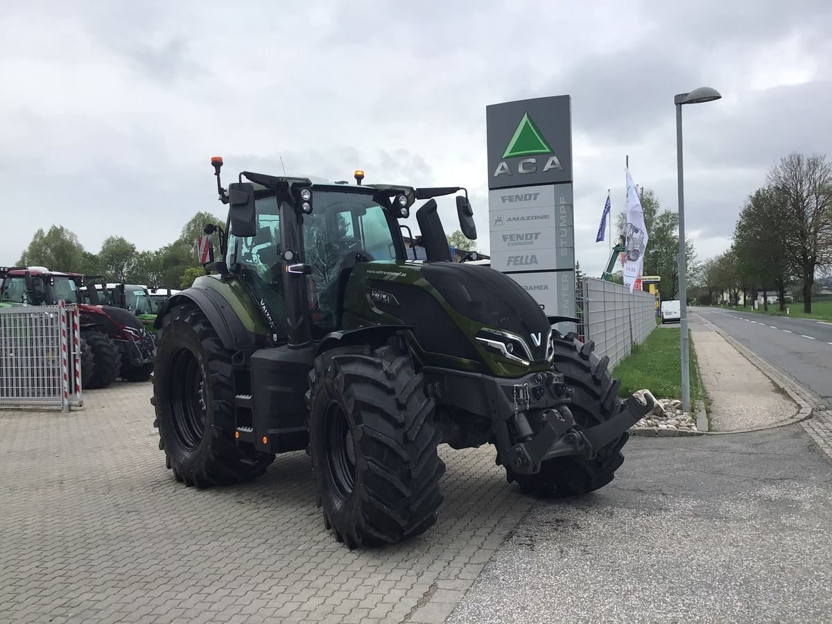 Valtra Q305 - Traktor: 1 kép. Valtra Q305 - Traktor: 1 kép.