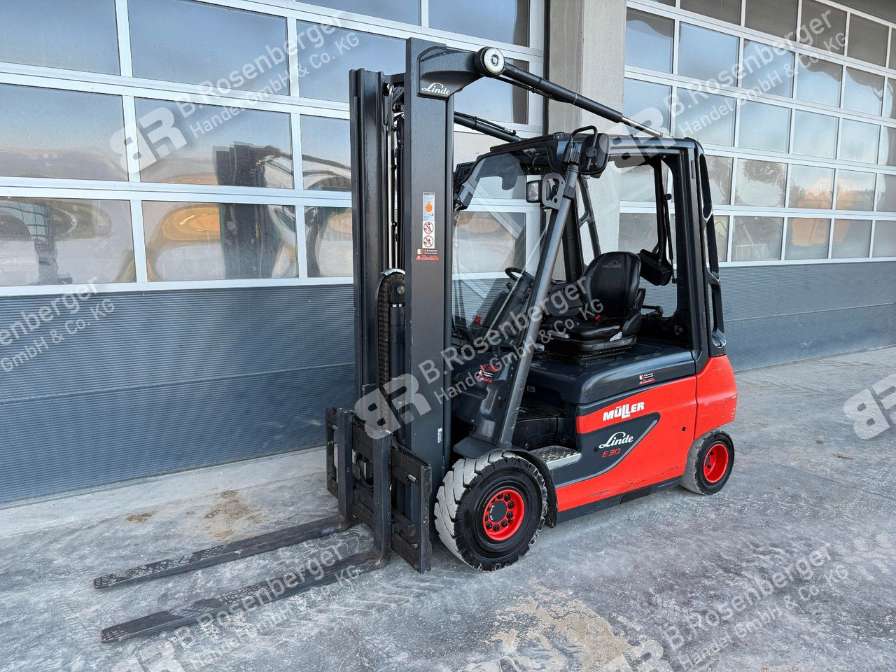 Linde E30 Stapler / BJ2020 / nur 1096h / Duplex / TOP - Villás targonca: 1 kép. Linde E30 Stapler / BJ2020 / nur 1096h / Duplex / TOP - Villás targonca: 1 kép.