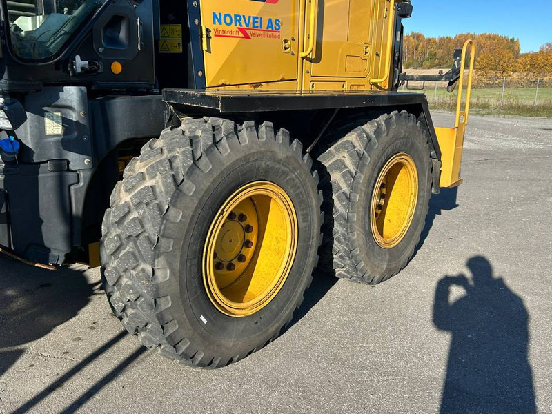 Gréder Cat 140 M 3 AWD: 20 kép. Gréder Cat 140 M 3 AWD: 20 kép.